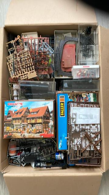 Lot H0 diorama materiaal losse onderdeeltjes Faller Vollmer beschikbaar voor biedingen