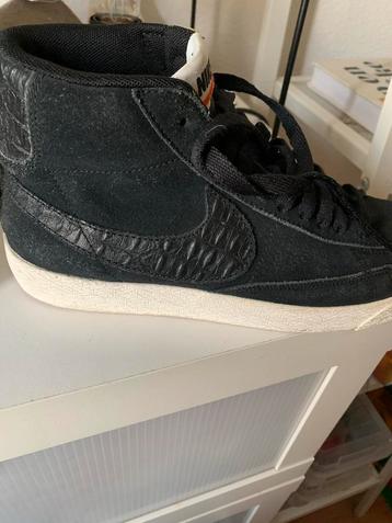 Nike Hoge Suède Sneakers - Maat 39 - ZGAN beschikbaar voor biedingen