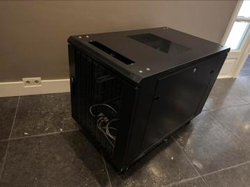 12U server rack 19 inch op wielen met powerblock beschikbaar voor biedingen