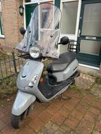 Grijze Sym Fiddle 2 (2022) incl. accessoires, Fietsen en Brommers, Scooters | SYM, Ophalen, Gebruikt, Maximaal 45 km/u, Benzine