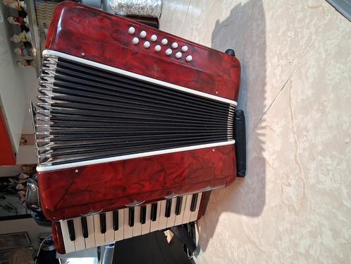 Accordeon (zelfspelend)klein model, Muziek en Instrumenten, Accordeons, Zo goed als nieuw, Overige formaten, Overige merken, Ophalen of Verzenden