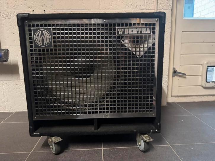 SWR Son of Bertha bass cabinet 1x15”, 350W, 8 ohm, Muziek en Instrumenten, Versterkers | Bas en Gitaar, Gebruikt, Basgitaar, 100 watt of meer