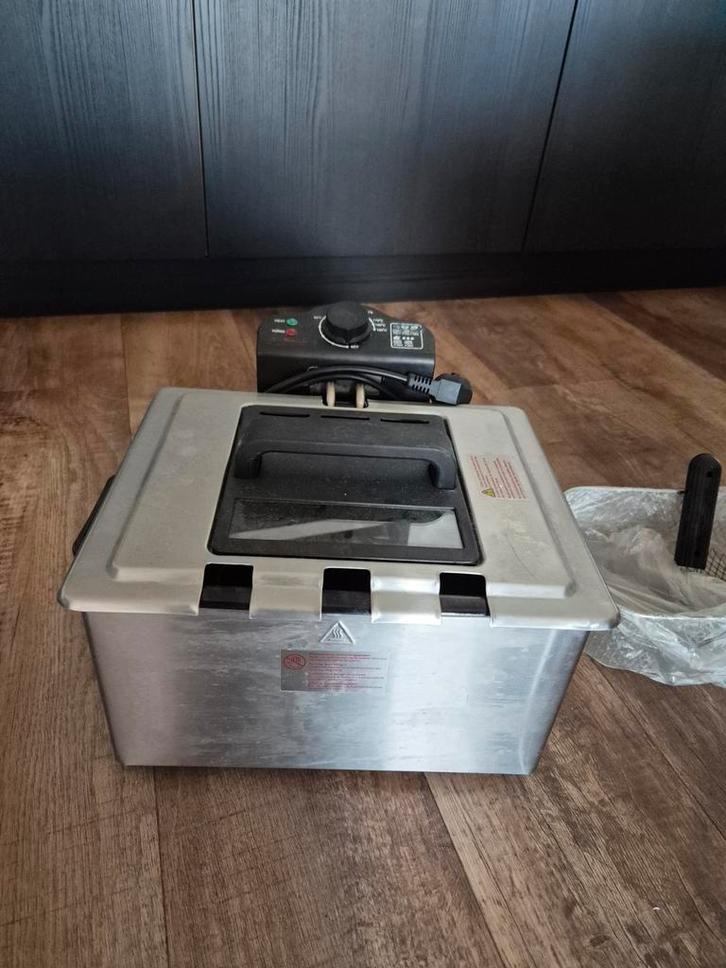 Dubbele friteuse frituurpan Tomado, Witgoed en Apparatuur, Frituurpannen, Gebruikt, 4 liter of meer, Duo-friteuse, Ophalen of Verzenden