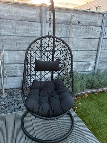 ZGAN zwarte hangstoel beschikbaar voor biedingen