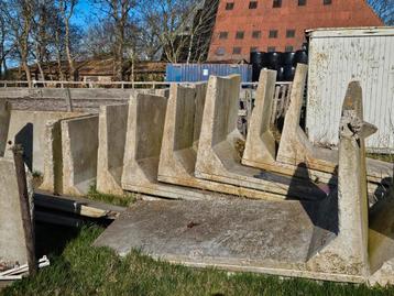 Beton elementen beschikbaar voor biedingen