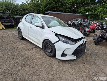 Toyota Yaris hybrid 2020 - 2025 demontage sloop onderdelen beschikbaar voor biedingen