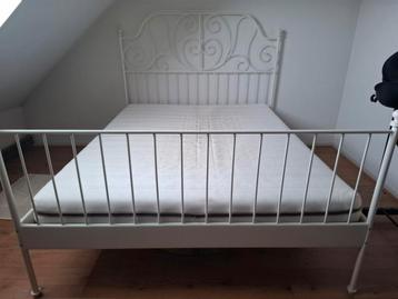 Wit metalen bed 180x200