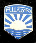 Albion broche- lichtblauw, Verzamelen, Speldjes, Pins en Buttons, Verzenden, Nieuw, Transport, Speldje of Pin