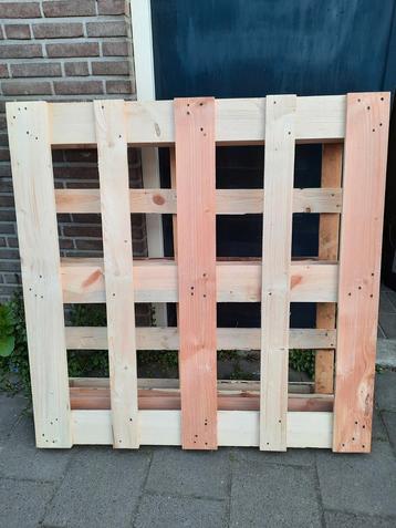 Pallets beschikbaar voor biedingen
