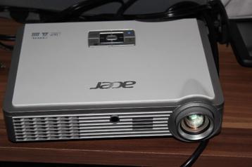 Led beamer Acer k335  beschikbaar voor biedingen