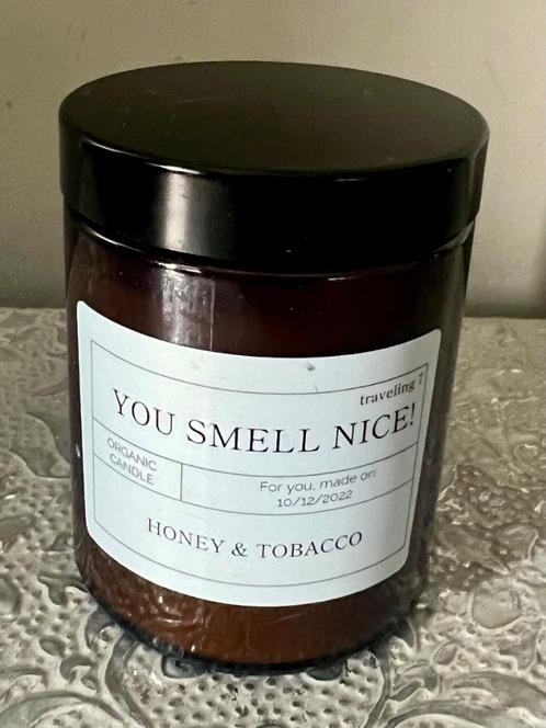 Decoratieve Kaars 'You smell nice' - Honey & Tobacco Geur i, Huis en Inrichting, Woonaccessoires | Kandelaars en Kaarsen, Nieuw