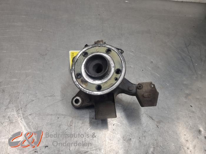Fusee rechts-voor van een Mercedes Vito, Auto-onderdelen, Ophanging en Onderstel, Mercedes-Benz, Gebruikt, 3 maanden garantie