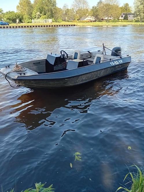 Alluminium buster met 50 pk yamaha viertakt., Watersport en Boten, Vis- en Consoleboten, Gebruikt, 3 tot 6 meter, Benzine, Buitenboordmotor