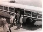 Zw/w foto luchthavenbus spaanse maatschappij Iberia jaren 70, Gebruikt, Kaart, Foto of Prent, Verzenden