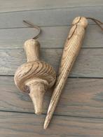 Twee houten klossen, Ophalen of Verzenden