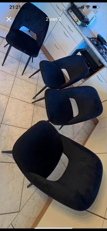 4 Zwarte Kwantum Eetkamerstoelen beschikbaar voor biedingen