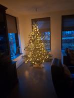 Levensechte kerstboom met verlichting/ ballen. 220 cm hoog., Diversen, Kerst, Ophalen of Verzenden, Zo goed als nieuw