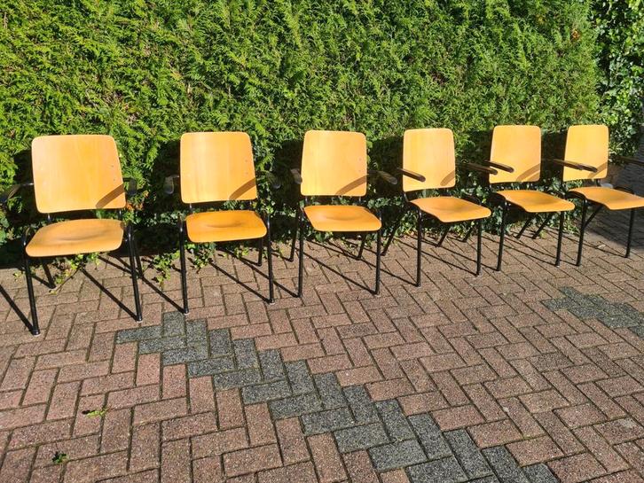 6 vintage schoolstoelen / kantinestoelen hout met armleuning, Huis en Inrichting, Stoelen, Gebruikt, Hout, Bruin, Ophalen