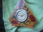 Leuk klein Klokje met Bloemetjes Loopt 1 dag., Antiek en Kunst, Antiek | Klokken, Ophalen of Verzenden