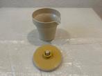 Tupperware.Beker.Schenkkannetje.met druksluitdeksel 17122025, Huis en Inrichting, Keuken | Tupperware, Ophalen, Nieuw, Crème, Beker of Kan