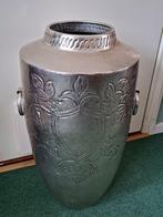 hoge metalen vaas mooi gedecoreerd ca 56 cm ophalen, Ophalen, Overige materialen, Gebruikt, Overige kleuren