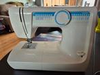 Toyota naaimachine kleur wit, Hobby en Vrije tijd, Naaimachines en Toebehoren, Ophalen, Gebruikt, Naaimachine, Overige merken