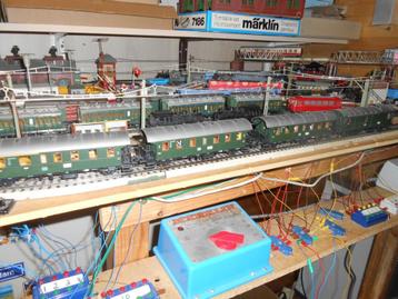 Roco 4201 A 2x, 4202 en 4204 personentrein voor Märklin met beschikbaar voor biedingen