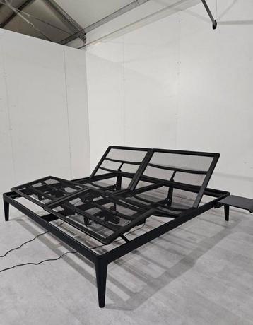 Showroom Auping Essential Bed 200x200 Elektrisch M2 beschikbaar voor biedingen