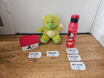 # Tupperware nieuwe MICKEY MOUSE flessen en bakje beschikbaar voor biedingen