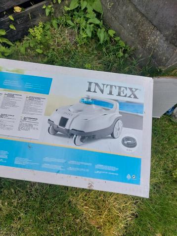 intex zwembad stofzuiger  beschikbaar voor biedingen