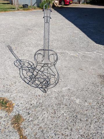 Gitaar wijnrek beschikbaar voor biedingen