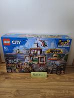 LEGO City 60271 Marktplein, Kinderen en Baby's, Speelgoed | Duplo en Lego, Nieuw, Complete set, Ophalen of Verzenden, Lego
