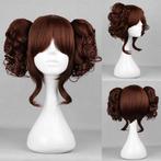 Leuke Carnaval Manga pruik met 2 staartjes op klem bruin, Ophalen of Verzenden, Nieuw, Pruik of Haarverlenging