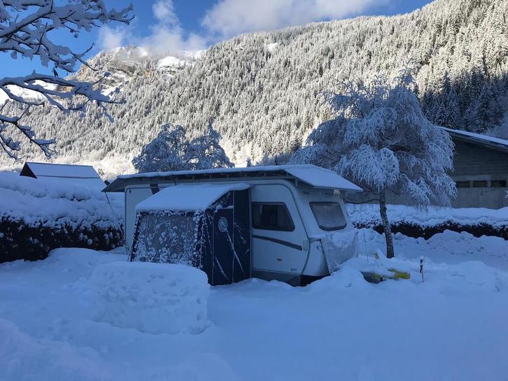 Luxe Hymer Eriba Caravan Nova S 590, Caravans en Kamperen, Caravans, Particulier, tot en met 4, 1500 - 2000 kg, Rondzit, Eriba