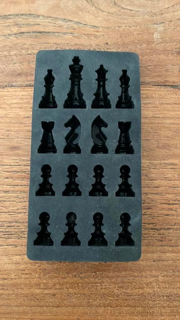 Maak je eigen schaakstukken., Hobby en Vrije tijd, Gezelschapsspellen | Bordspellen, Zo goed als nieuw, Ophalen of Verzenden