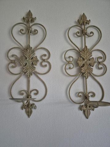 2 brocante wand kandelaars  beschikbaar voor biedingen