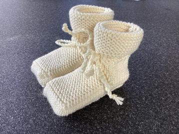 Merinowollen  babyslofjes beschikbaar voor biedingen