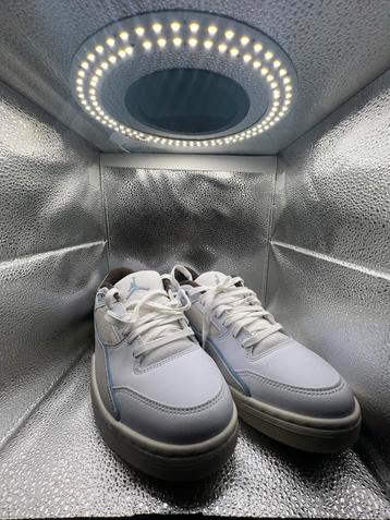 Jordan Flight Court Wit/Blauw Maat 42.5 Nieuw! beschikbaar voor biedingen