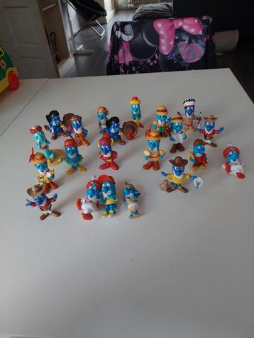 Leuke verzameling van 15 Dolfi (Novotel) dolfijn poppetjes  beschikbaar voor biedingen