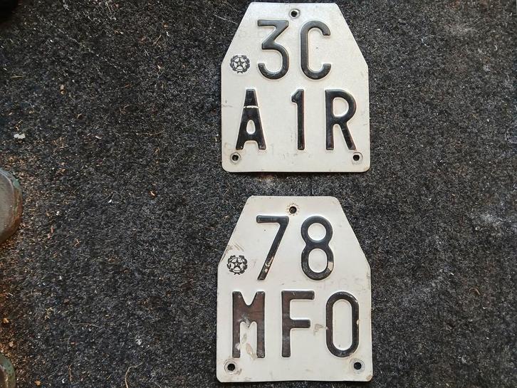 Italiaans kenteken, kentekenlaatjes bromfiets, nummerbord, Auto diversen, Autospeakers, Zo goed als nieuw, Ophalen of Verzenden