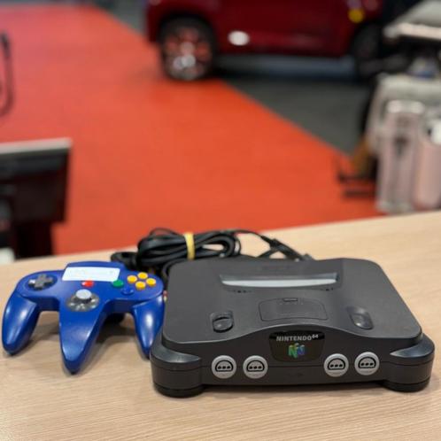 Nintendo N64 met controller en kabels, Spelcomputers en Games, Spelcomputers | Nintendo 64, Zo goed als nieuw