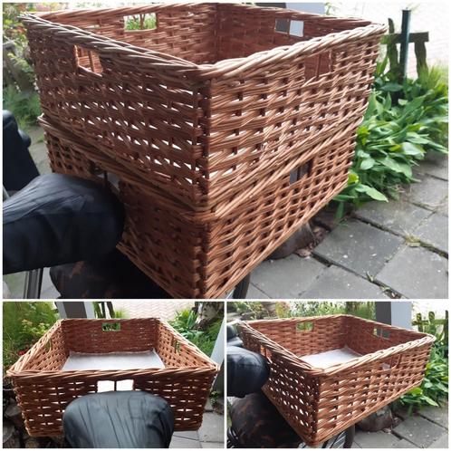 2 Ambachtelijk Gevlochten Bakkersmanden van 55x50x20cm hoog., Huis en Inrichting, Woonaccessoires | Schalen en Manden, Zo goed als nieuw