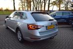 Skoda Superb Combi 1.6 TDI Style Business/AUTOM NAVI/CRUISE/, Auto's, Skoda, Te koop, Zilver of Grijs, Geïmporteerd, Gebruikt