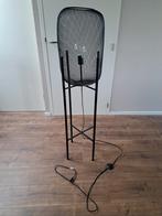 Stijlvolle zwarte staande lamp, Huis en Inrichting, Woonaccessoires | Zuilen en Pilaren, Ophalen, Zo goed als nieuw