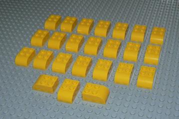 L537 Gebogen stenen 2x3 geel 24 st. beschikbaar voor biedingen