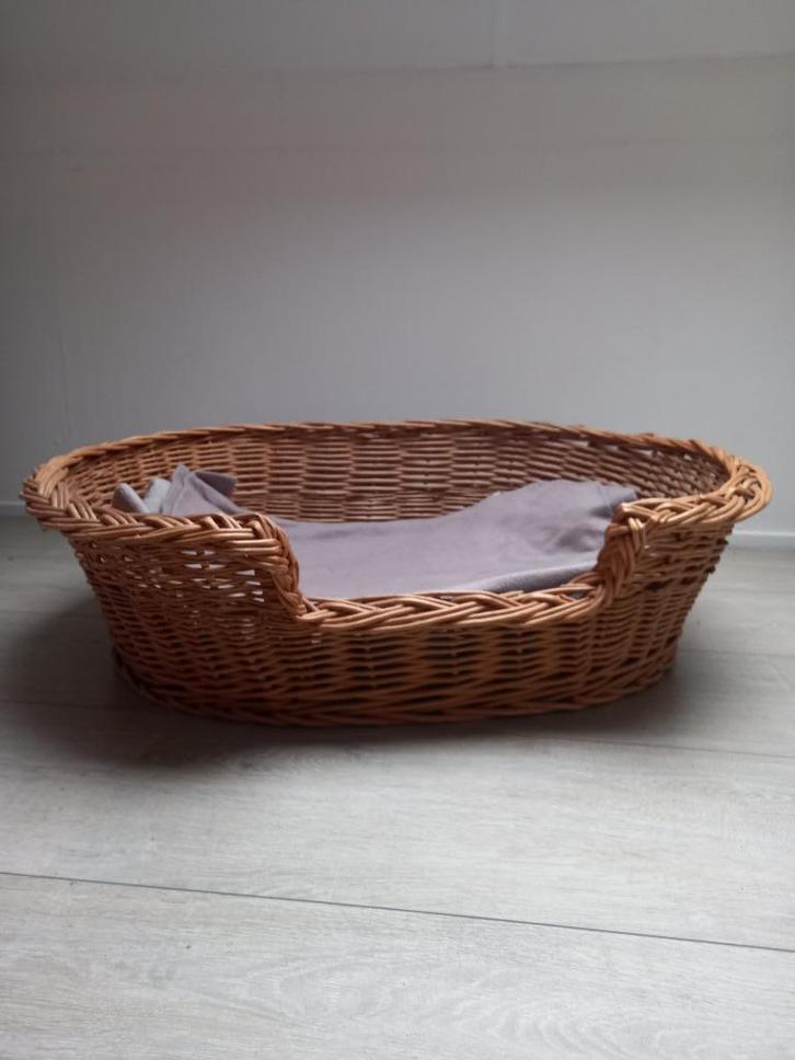 Rieten hondenmand (groot), Huis en Inrichting, Overige Huis en Inrichting, Zo goed als nieuw, Ophalen