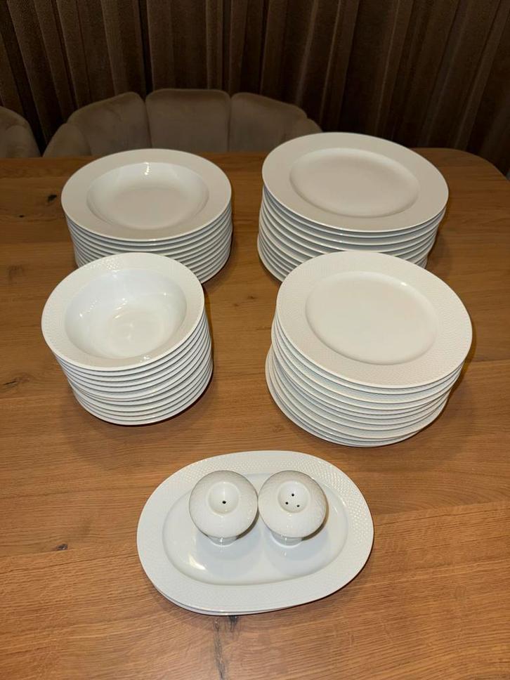 Kütahya Porselen Servies - 12 Personen, Huis en Inrichting, Keuken | Servies, Zo goed als nieuw, Compleet servies, Effen, Porselein