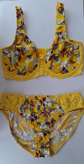 BPC nieuw geel bloemen setje G-cup 90G G90, slip 44/46 beschikbaar voor biedingen
