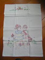 Drie Brocante geborduurde overhanddoeken .., Huis en Inrichting, Ophalen of Verzenden, Gebruikt