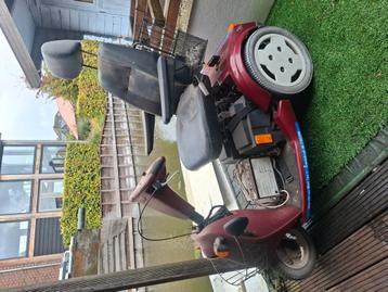 Trophy scootmobiel booster ,door stilstaan accu defect  125€ beschikbaar voor biedingen